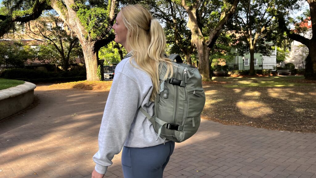 reviews of the top travel backpacks for on the go sightseeing